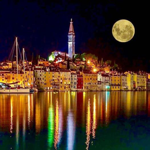 Apartments Mary & Free Parking Rovinj Exterior photo